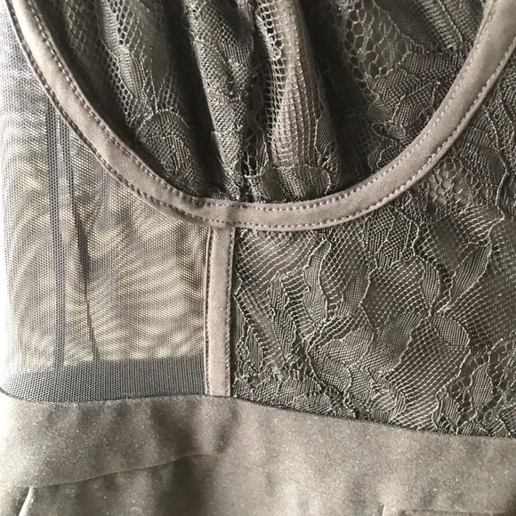 NWOT GUESS ROMPER - Picture 3 of 5